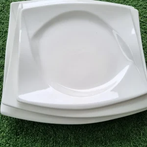 lot de 3 assiettes en porcelaine couleur blanche de forme carrée