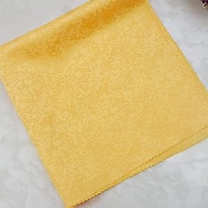 Serviettes de table couleur jaune or
